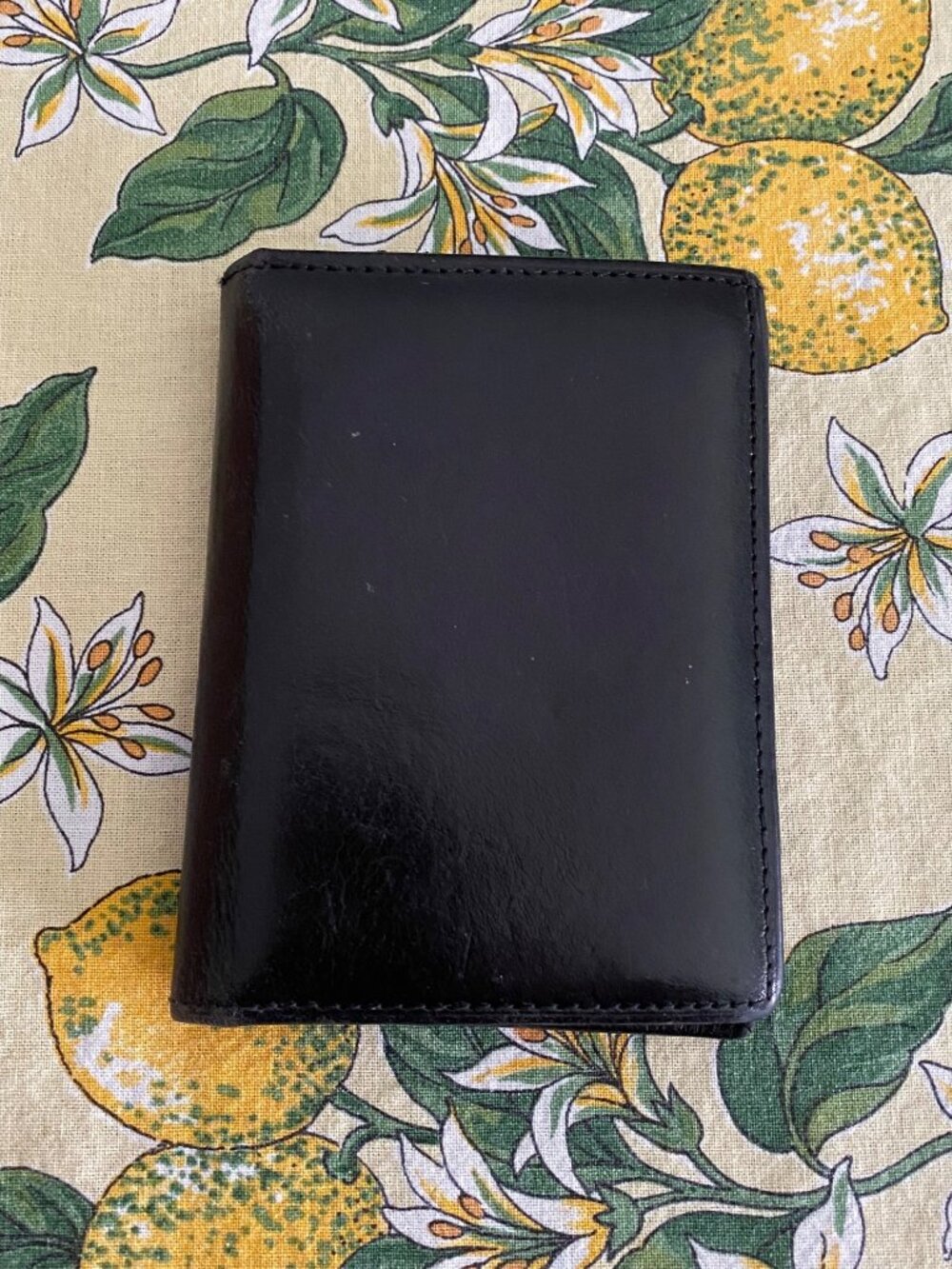 El Portal Black Leather Mens trifold Wallet With ID Window & Multiple Card Slots